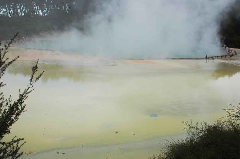 73 - Nueva Zelanda - Rotorua, Wai-o-tapu, paleta del artista